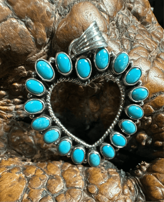 Pendant, Heart, Turquoise Cluster, 16 oval stores, DD - Turquoise Mustang