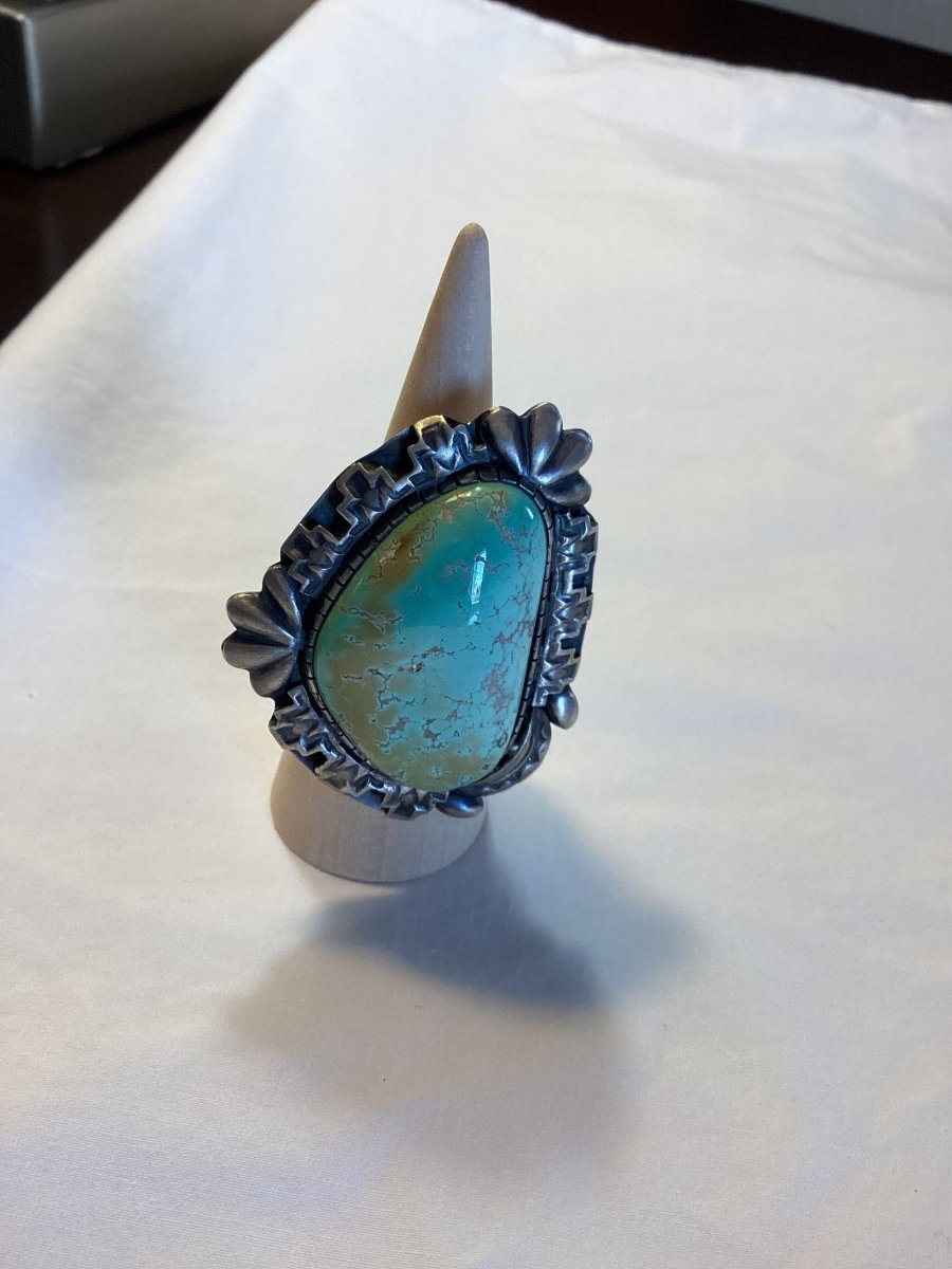 Ring, Freeform Carico Lake Turquoise, Unique bezel, D. Clark - Turquoise Mustang