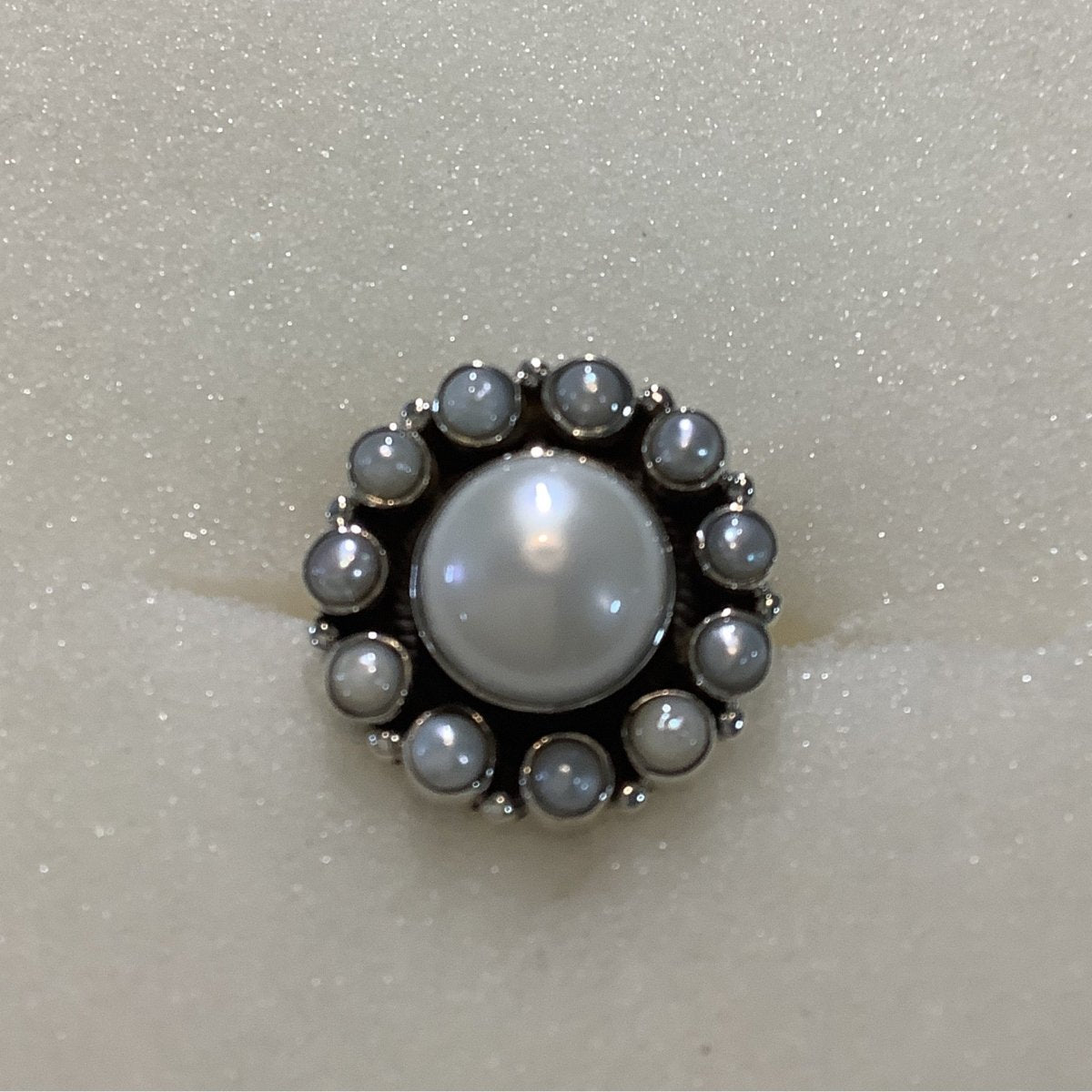 Ring, Pearl, Round Cluster, 11 pearl bezel, DD (1) - Turquoise Mustang