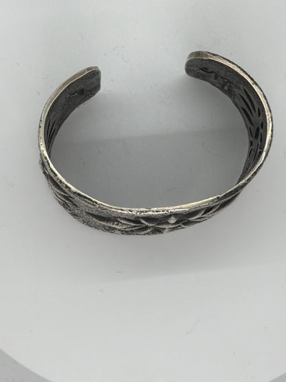 Tufa Cast Repoussé Blossom Cluster Cuff Bracelet, Stewart Billie (Navajo) - Turquoise Mustang
